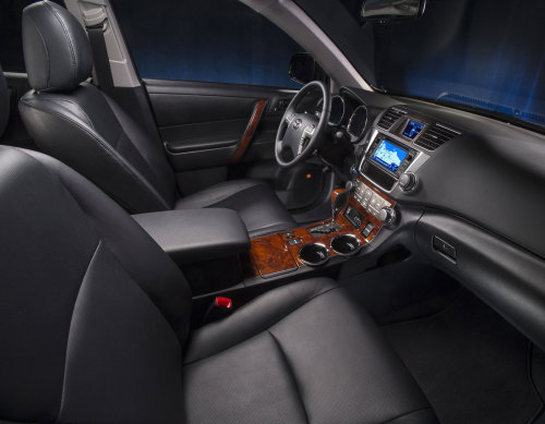 The 2013 Toyota Highlander Hybrid Limited Interior